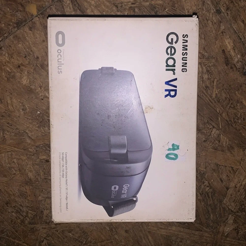 Virtual reality head gear